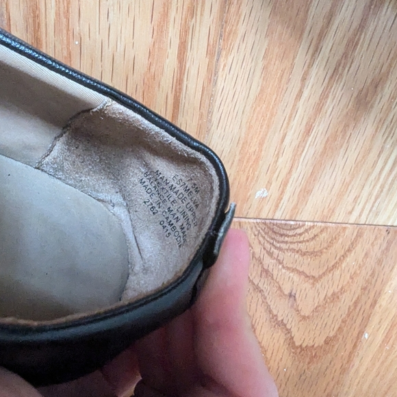 Black Vegan Leather Flats with Bow Detail - Picture 2 of 3